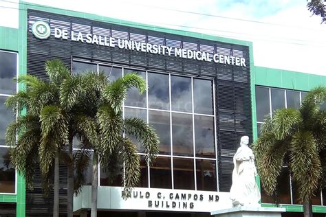 De La Salle University Medical Center .